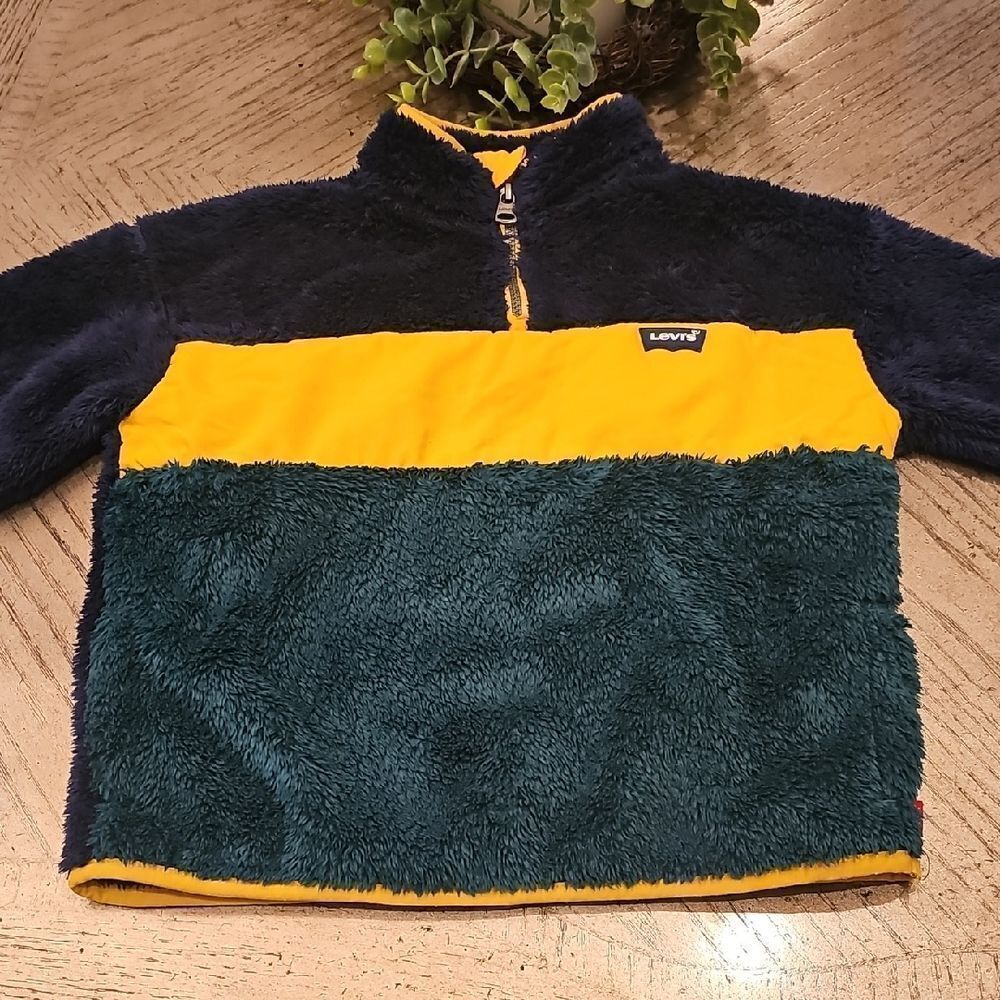 Levi's Kids Fleece Pullover Size 7 Excellent Condition